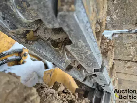 Grondschuivers 2013 Dressta TD10R (20)