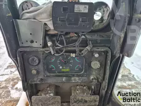 Grondschuivers 2013 Dressta TD10R (7)