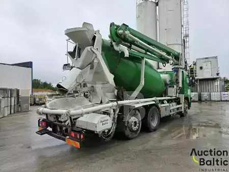 Betonpompen 2004 Volvo FM 9 (4)