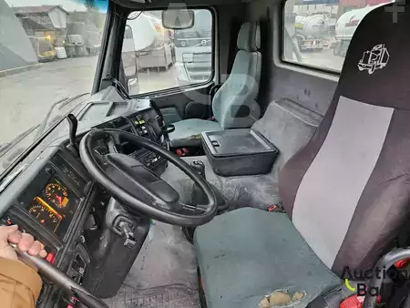 Truck mixer 2002 Volvo FM12 (9)