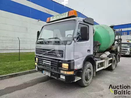 Truck mixer 2002 Volvo FM12 (1)