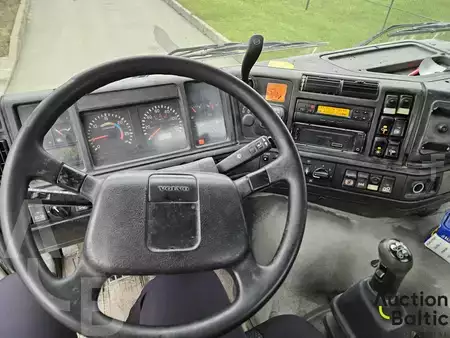 Truck mixer 2002 Volvo FM12 (10)