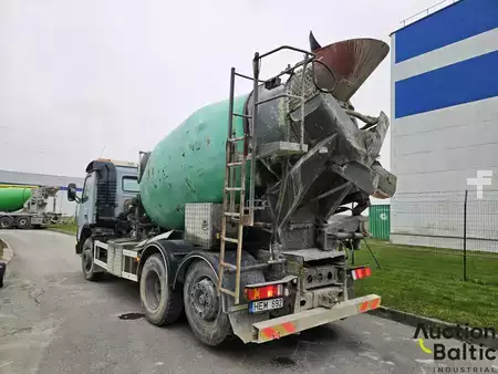 Truck mixer 2002 Volvo FM12 (3)