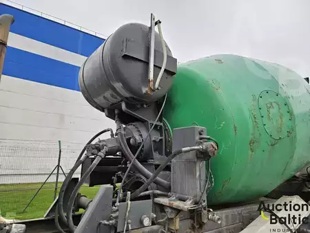 Truck mixer 2002 Volvo FM12 (7)