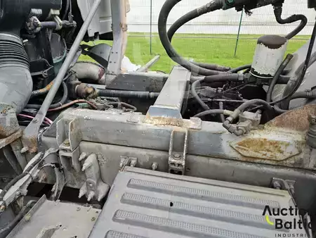 Truck mixer 2002 Volvo FM9 (11)