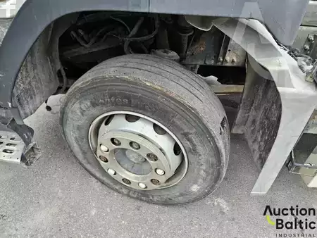 Truck mixer 2002 Volvo FM9 (19)