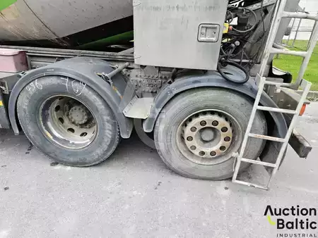 Truck mixer 2002 Volvo FM9 (20)