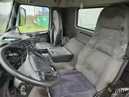 Truck mixer 2002 Volvo FM9 (8)