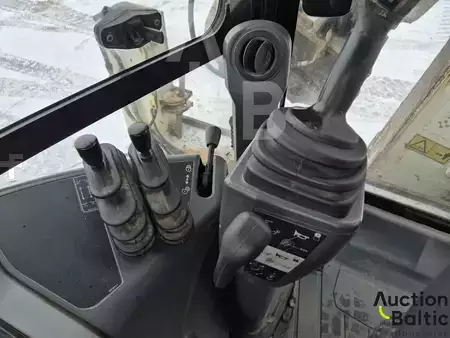 Rigid Backhoe Loader 2017 Caterpillar 444 F2 (11)