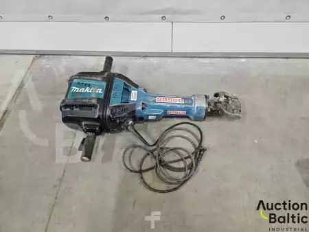 Piling hammers 2016 Makita HM1812 (1)