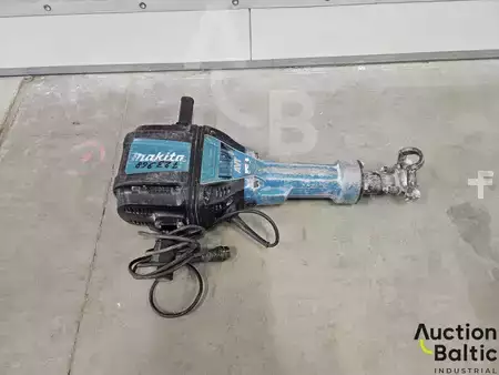 Piling hammers 2018 Makita HM1812 (1)