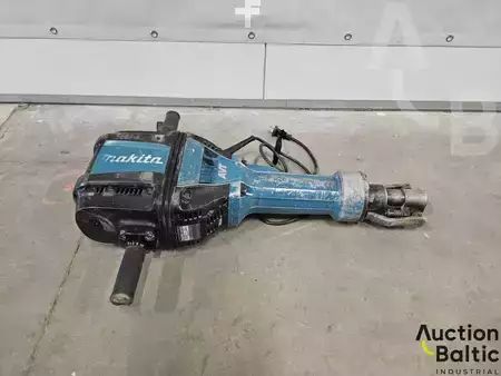 Piling hammers 2018 Makita HM1812 (3)