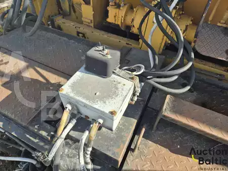Kerékburkoló 1987 Demag DF 120 P (7)