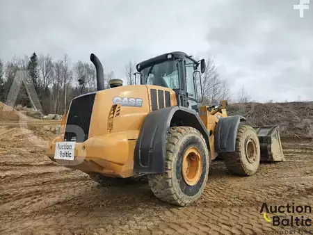 Chargeuse sur pneus 2013 Case 821 F (4)