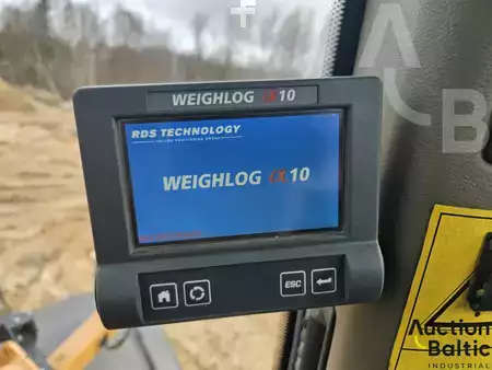 Chargeuse sur pneus 2013 Case 821 F (6)