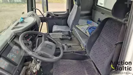 Lastbil 2005 Volvo FL220 (17)