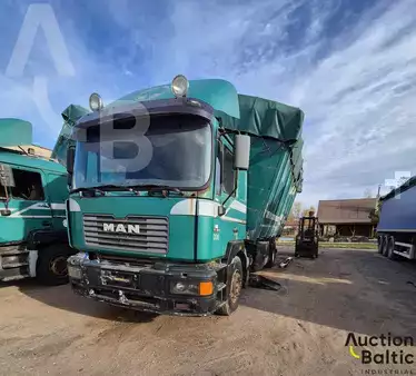 Vrachtwagen 2000 MAN 19.464 (1)
