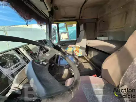 Vrachtwagen 2000 MAN 19.464 (6)