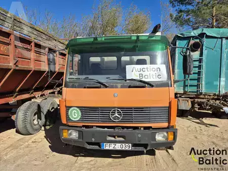 Kamion 1995 Mercedes-Benz 1517 (3)