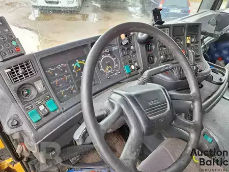 Lastbil 2002 Scania R 124 GB (6)