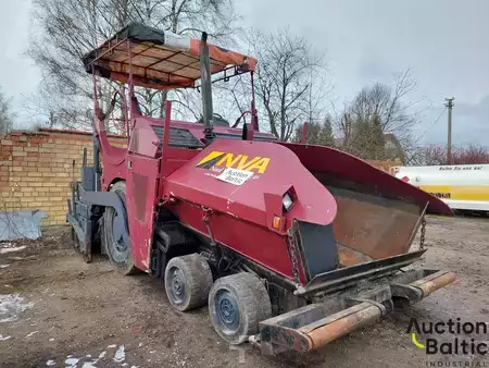 Pyörillä kulkevat levityskoneet  1997 Demag DF 90 P (2)