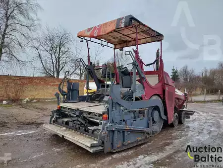Pyörillä kulkevat levityskoneet  1997 Demag DF 90 P (4)