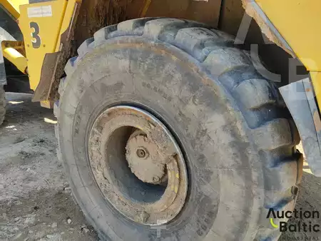Wywrotki przegubowe 2006 Komatsu HM400 (19)