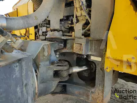 Wywrotki przegubowe 2006 Komatsu HM400 (9)