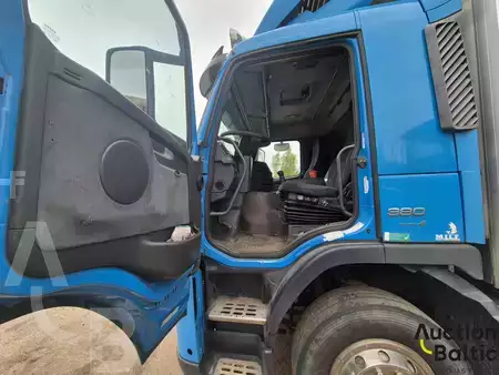 Vrachtwagen 2007 Volvo FM360 (6)
