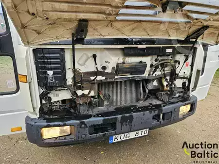 Vrachtwagen 2001 Volvo FL611 (17)
