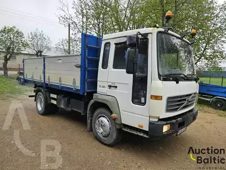 Vrachtwagen 2001 Volvo FL611 (2)