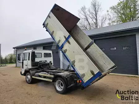 Vrachtwagen 2001 Volvo FL611 (5)
