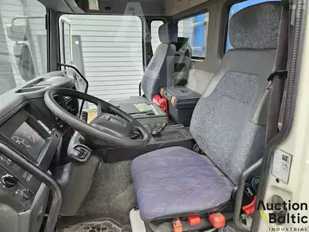 Vrachtwagen 2001 Volvo FL611 (6)