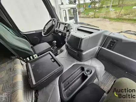 Vrachtwagen 1999 Volvo FM 12 (5)