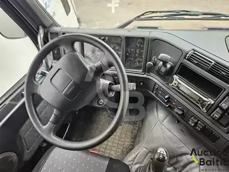 Vrachtwagen 1999 Volvo FM 12 (6)