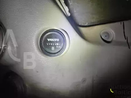 Pelles sur chenilles 2013 Volvo EC 180D (6)