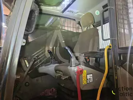 Pelles sur chenilles 2013 Volvo EC 180D (7)