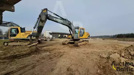 Pelles sur chenilles 2003 Volvo EC 210 B LC (3)