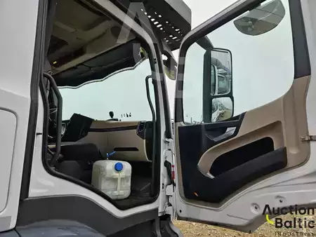 Vrachtwagen 2017 Mercedes-Benz Actros 843 (6)