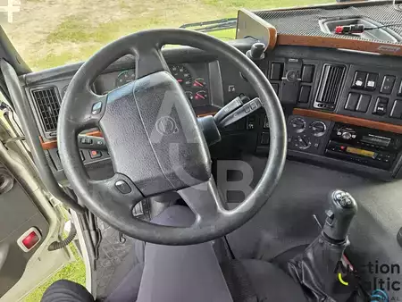 Lastbil 2005 Volvo FM460 (7)