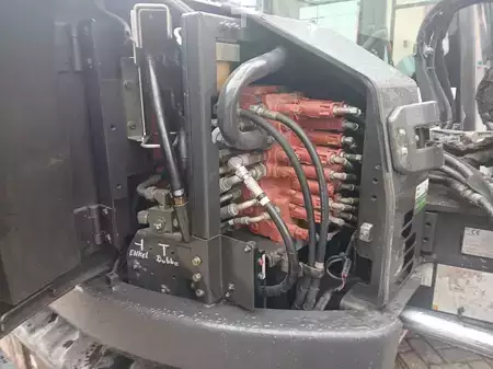 Koparki gąsienicowe 2017 Hitachi ZX85USB-5A (11)