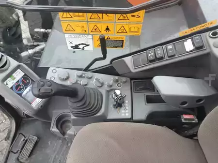 Koparki gąsienicowe 2017 Hitachi ZX85USB-5A (12)