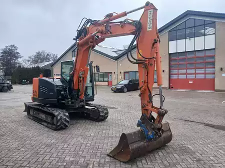 Koparki gąsienicowe 2017 Hitachi ZX85USB-5A (4)