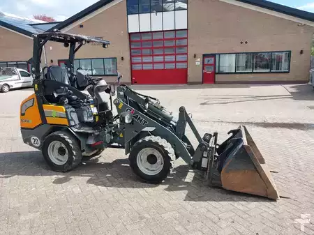 Kerekes rakodó 2020 Giant G2200E X-tra (6)