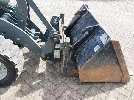 Kerekes rakodó 2020 Giant G2200E X-tra (7)