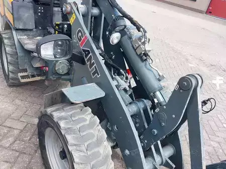 Kerekes rakodó 2020 Giant G2200E X-tra (8)