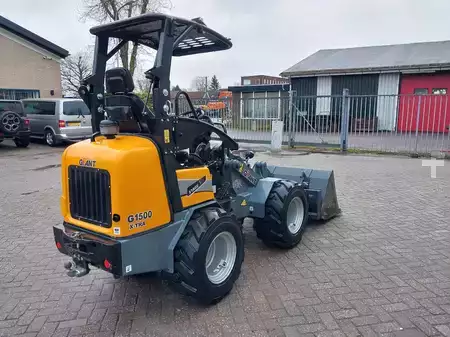 Kerekes rakodó 2022 Giant G1500 (3)