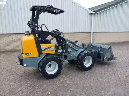 Kerekes rakodó 2022 Giant G1500 (5)