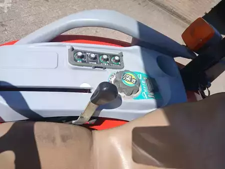 Altri 0 Yanmar CT122 (9)