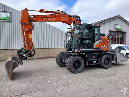 Pyöräkaivinkoneet  2023 Hitachi ZX135W-7 (1)